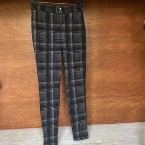 Women Hue Leggings Black and Gray Plaid NWOTS Sz Small